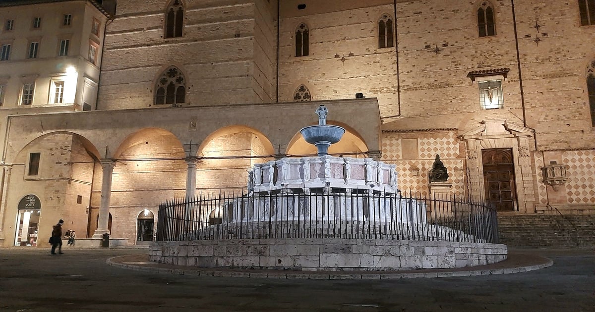 Fontana Maggiore: a medieval masterpiece in the heart of Umbria